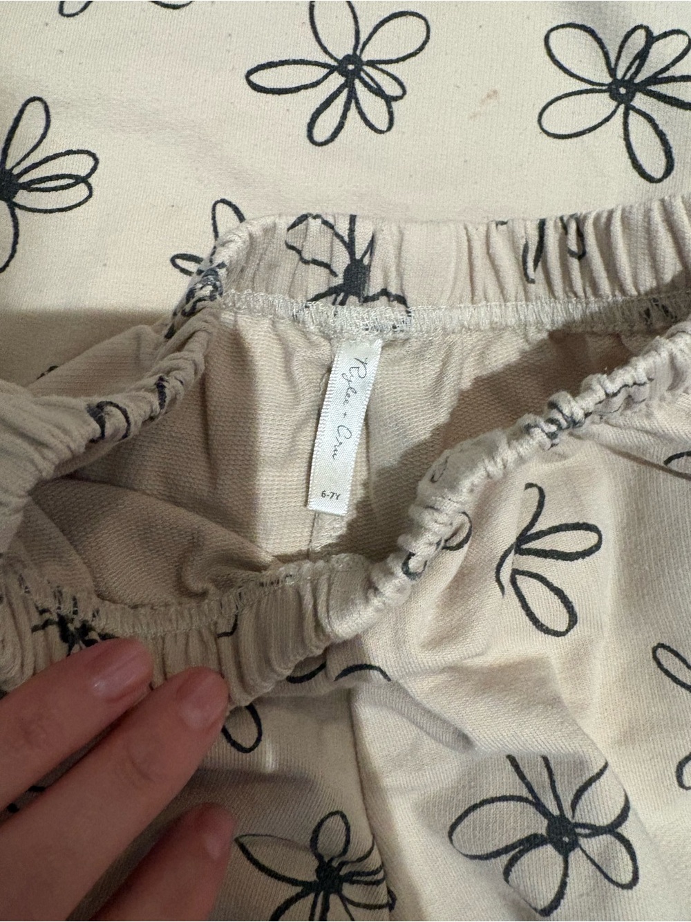 Daisey matching short set - Picture 6 of 6